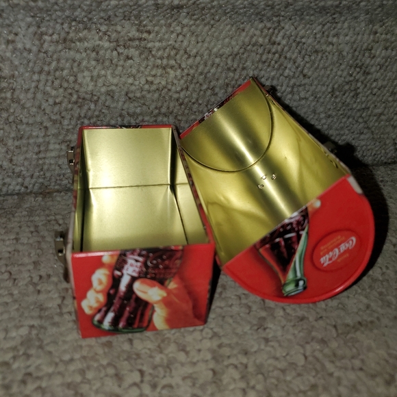 Mini Coca Cola Lunch Box - Picture 2 of 2